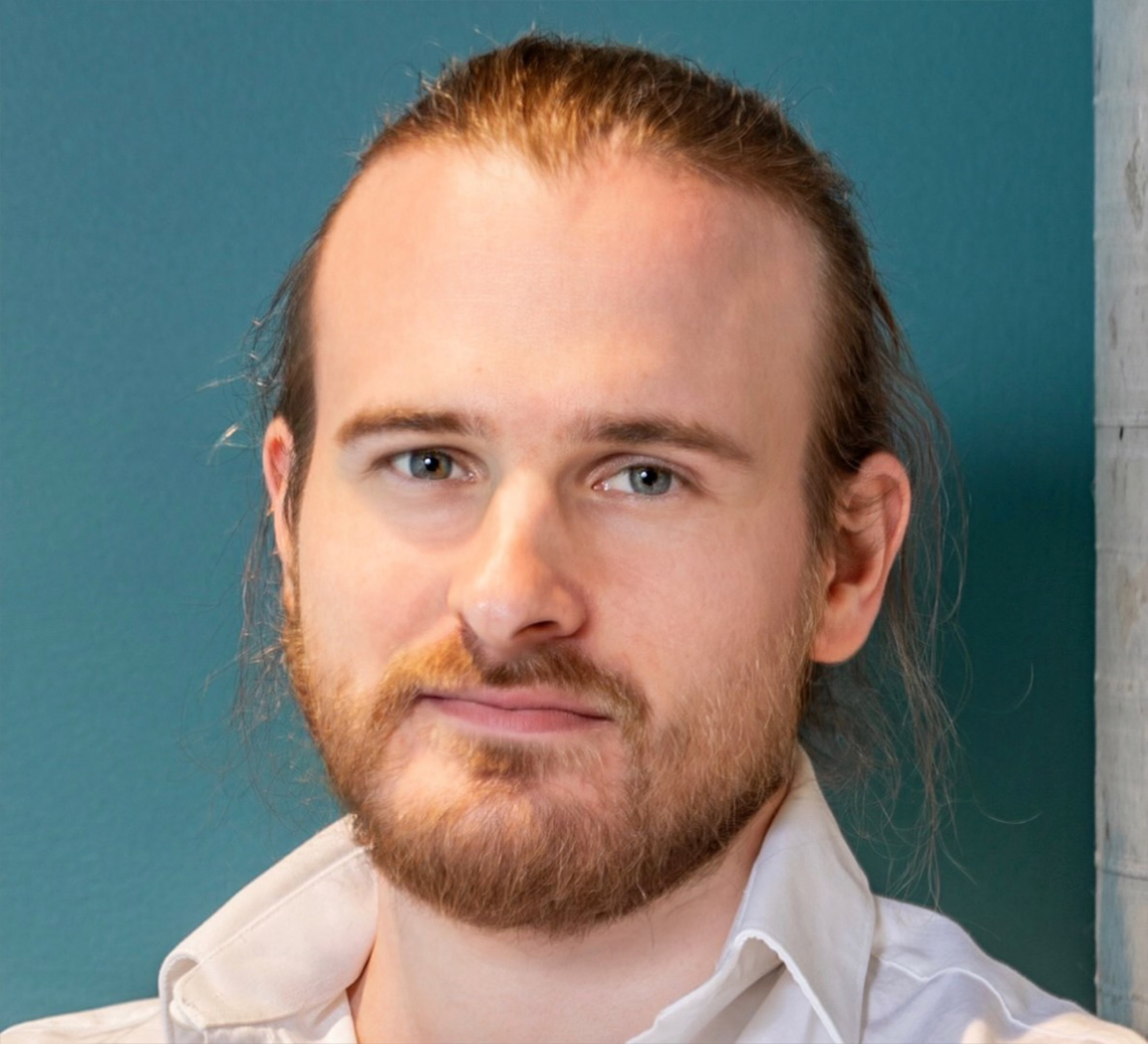 Thomas_Headshot.jpeg